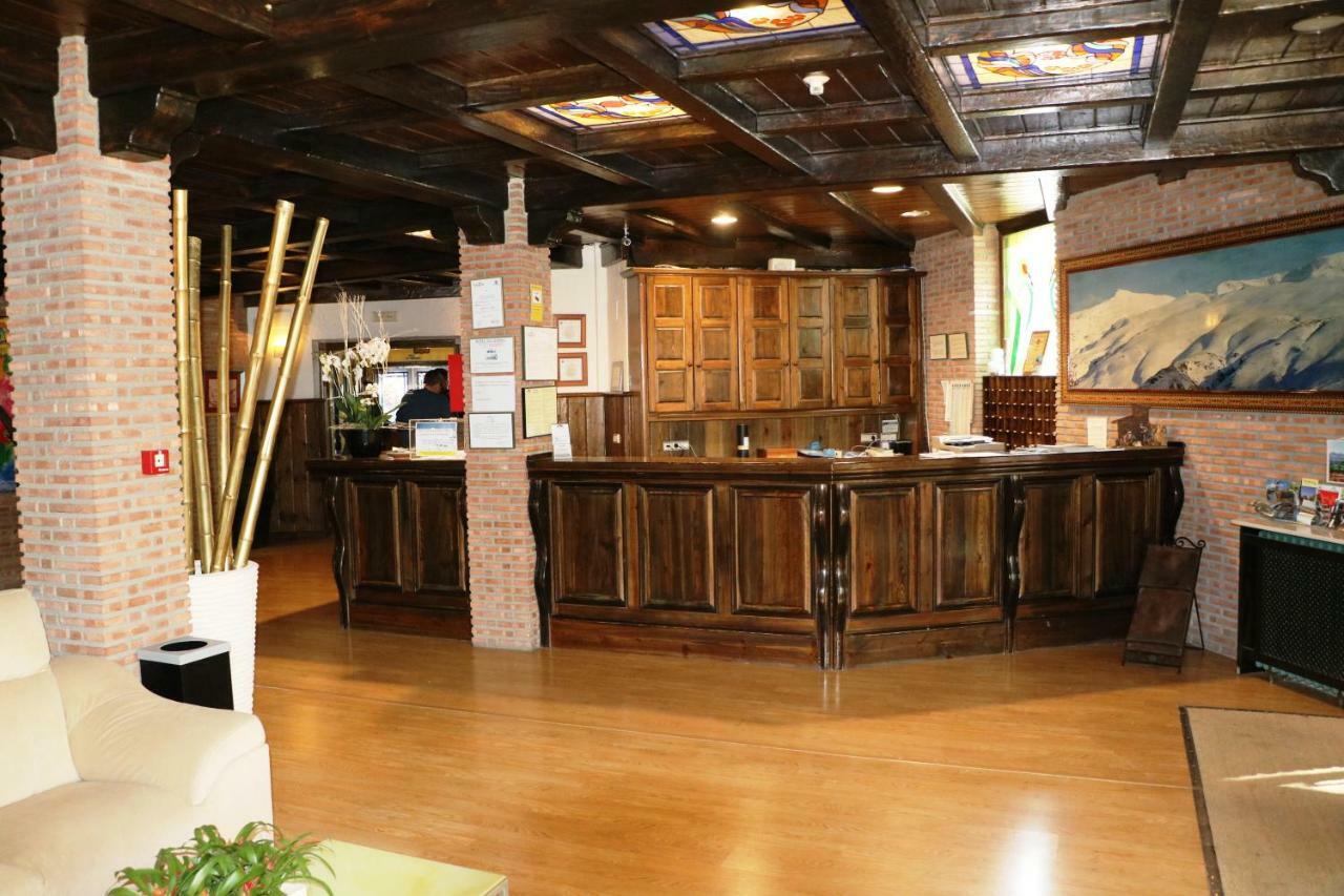 Hotel El Guerra Гехар-Сиера Екстериор снимка